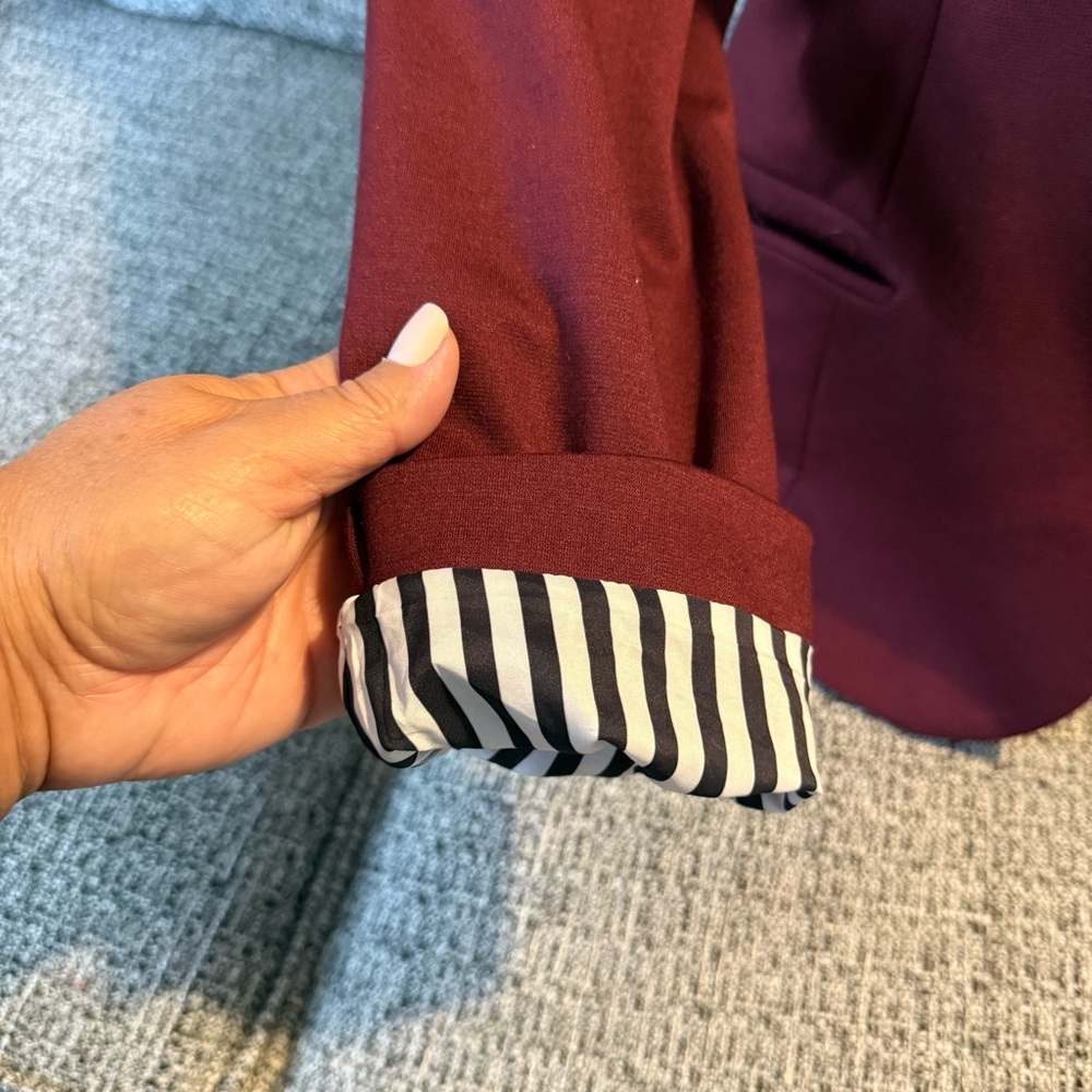 White House Black Market Rich Burgundy Blazer - Picture 5 of 6